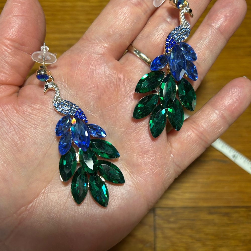 Elegant Peacock Earrings with Blue and Green Crystals - Picture 4 of 5